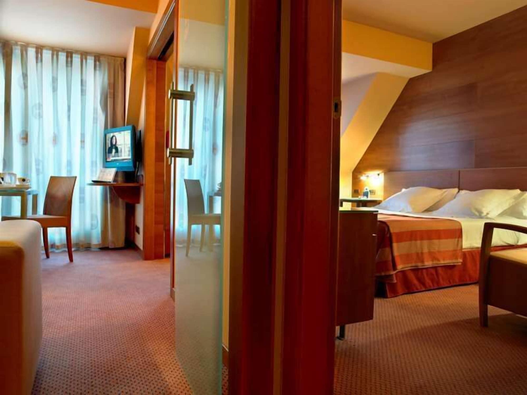 Silken Monumental Naranco Otel Oviedo Dış mekan fotoğraf
